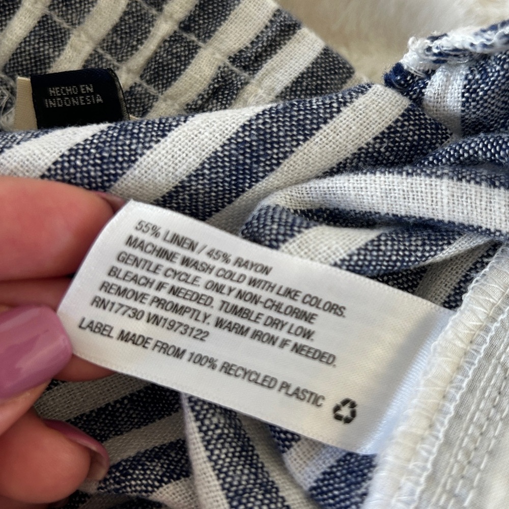 Universal Thread Navy and White Striped Women Shorts - Picture 3 of 3